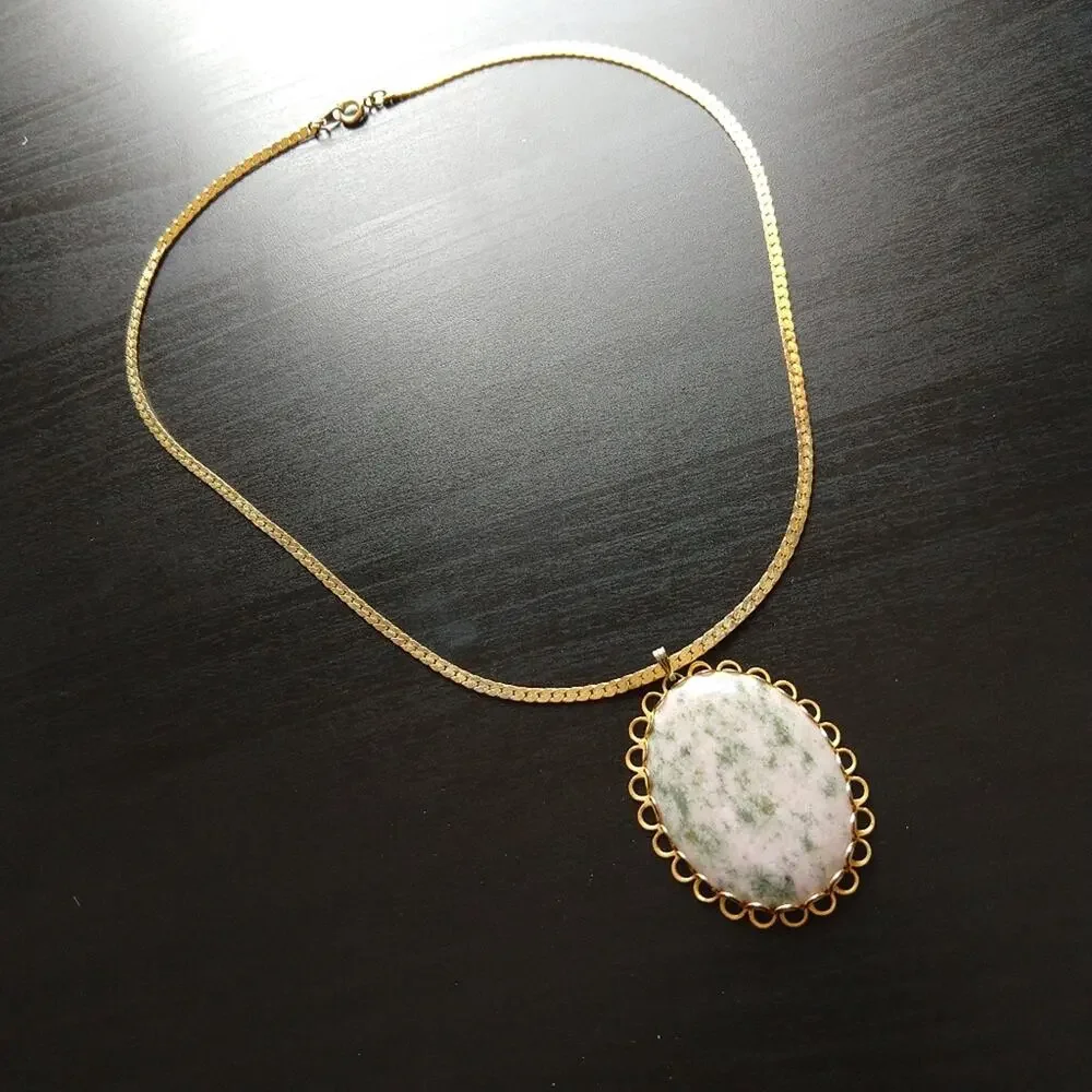 Statement Necklace large Jasper-like Stone Pendant gold flat chain NOS princess
